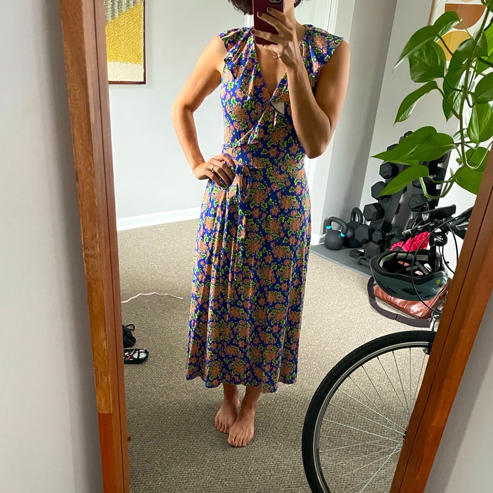 Boden size 4 wrap dress with flutter sleeve